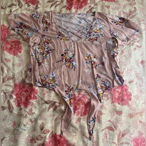 Mudd Women’s Pink Floral Tie Front Crop Top